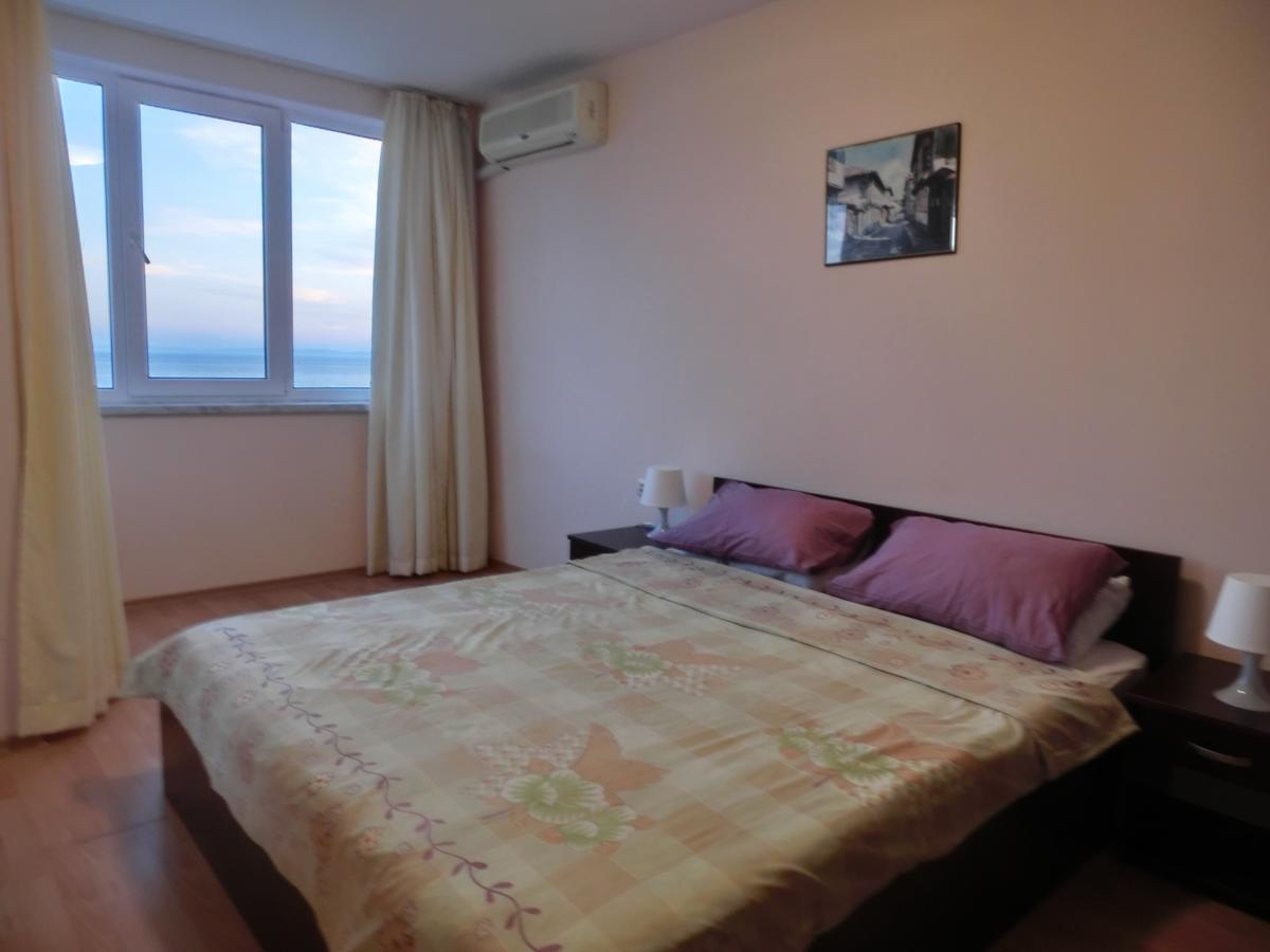 Sea View Crown Apartment On Complex With Pools And Beach, Свети Влас Екстериор снимка