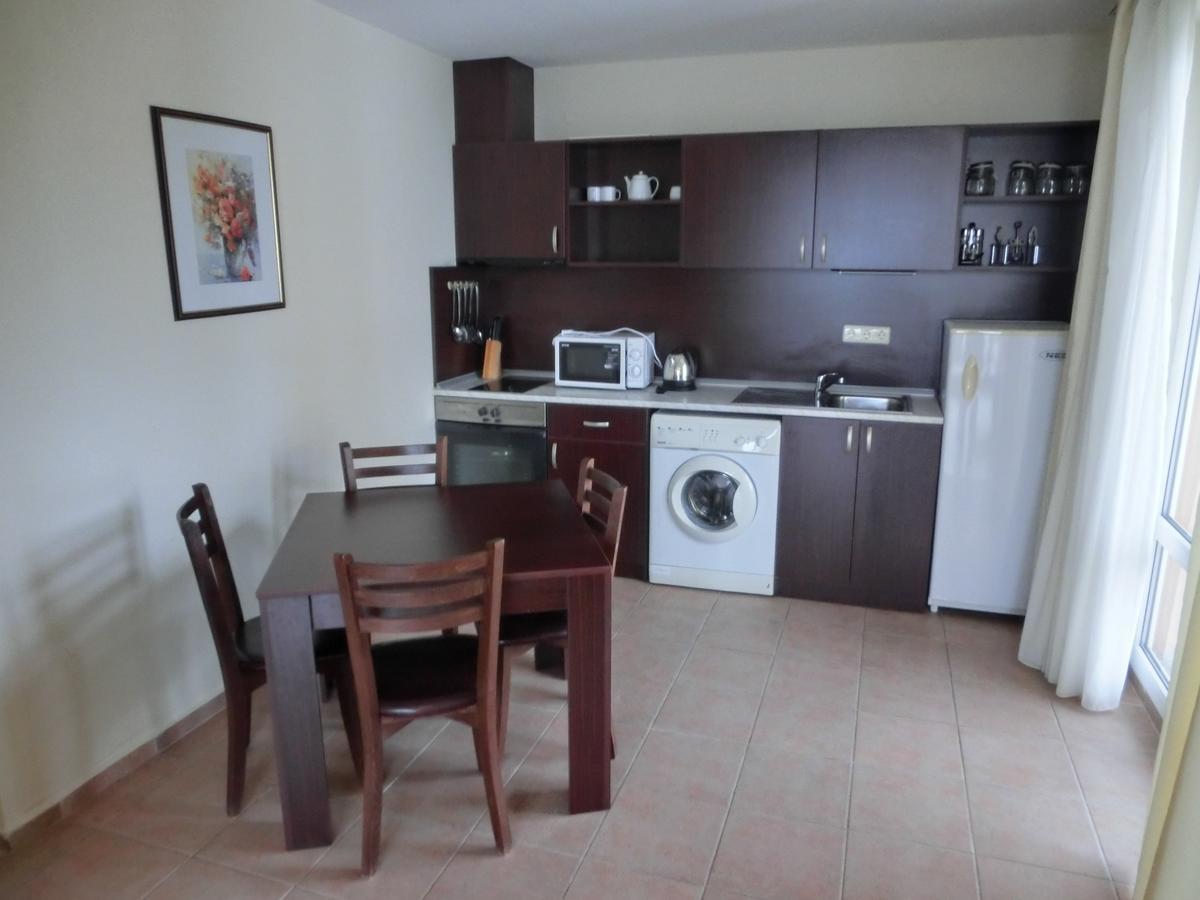 Sea View Crown Apartment On Complex With Pools And Beach, Свети Влас Екстериор снимка
