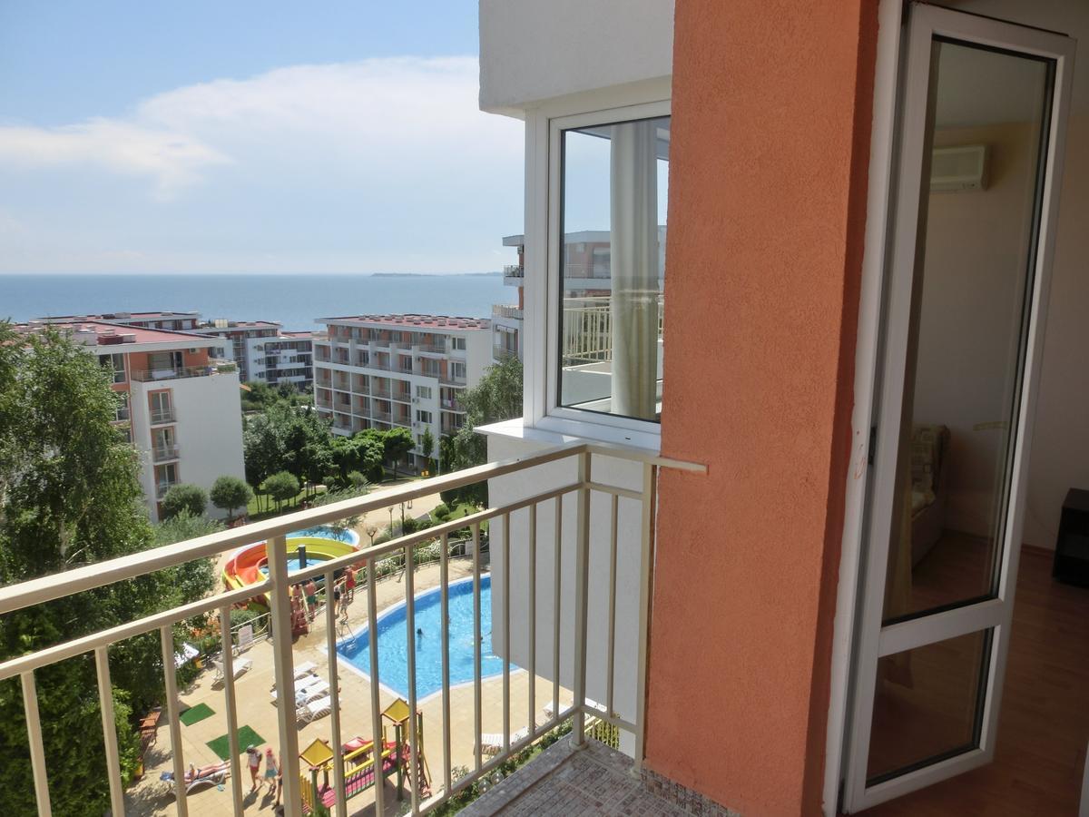 Sea View Crown Apartment On Complex With Pools And Beach, Свети Влас Екстериор снимка