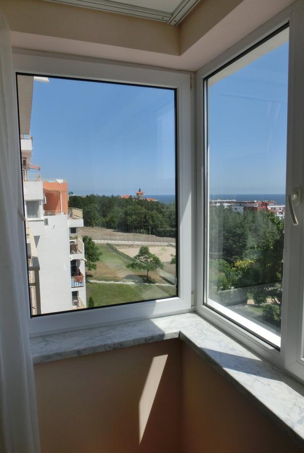 Sea View Crown Apartment On Complex With Pools And Beach, Свети Влас Екстериор снимка